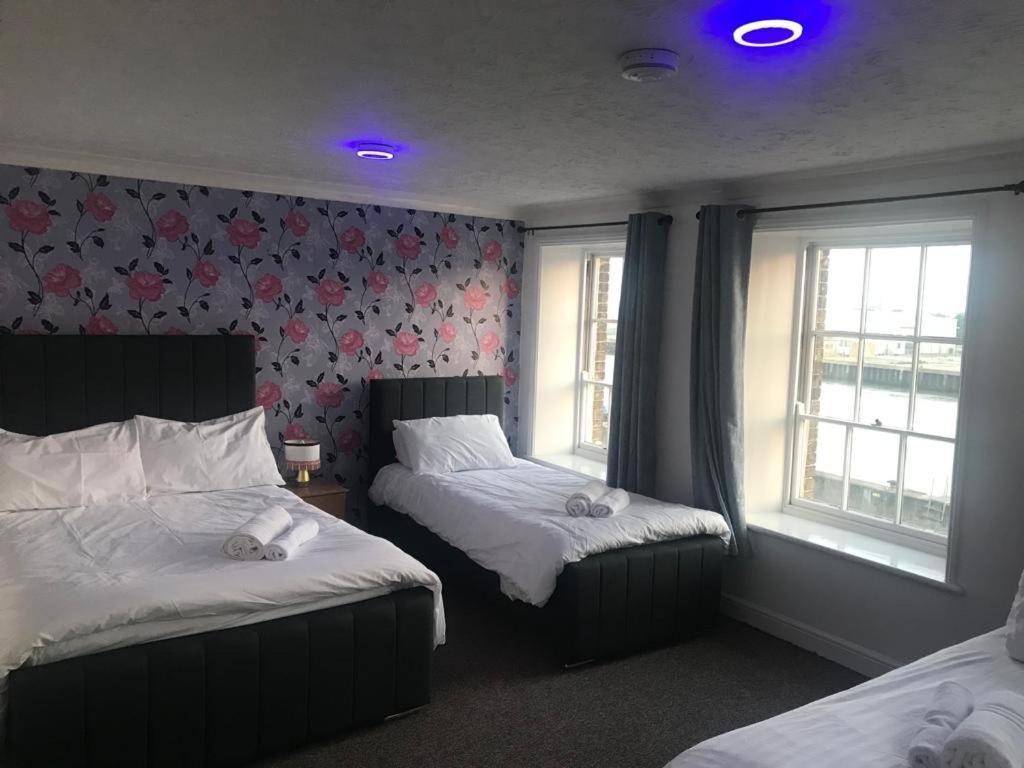 Spacious One Bedroom Flat With River View, 1E Great Yarmouth Esterno foto