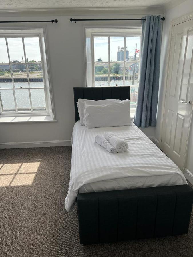 Spacious One Bedroom Flat With River View, 1E Great Yarmouth Esterno foto