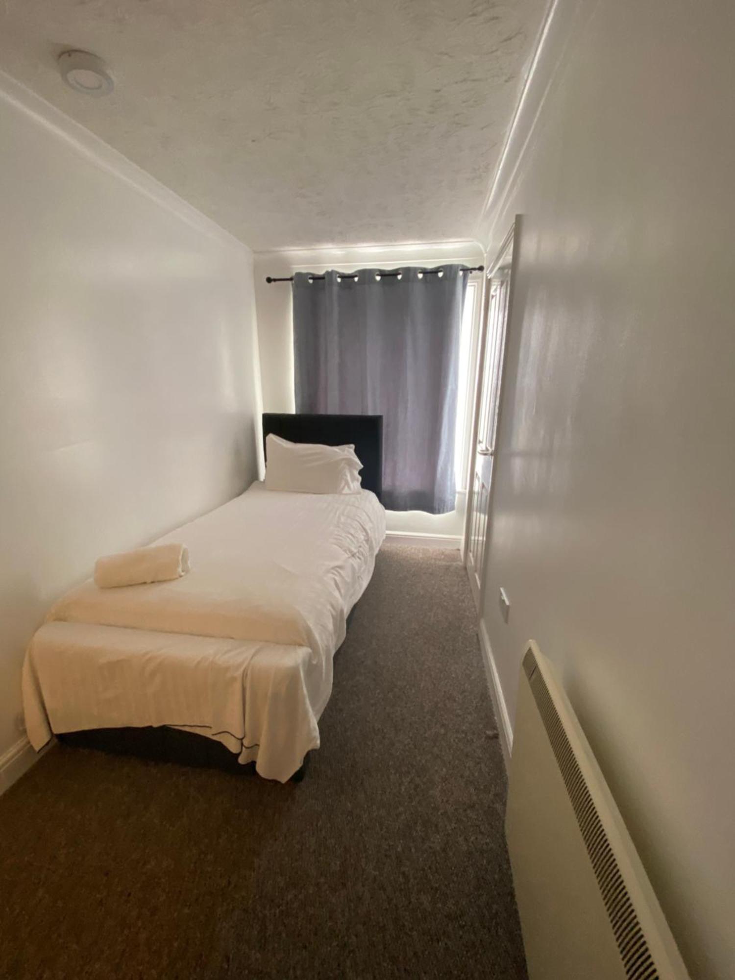 Spacious One Bedroom Flat With River View, 1E Great Yarmouth Esterno foto